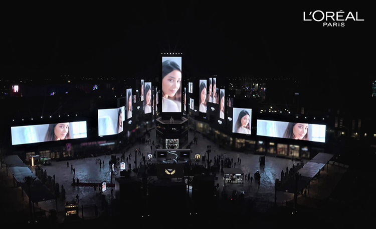 LOreal Paris Exhibition in Boulevard